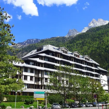 Le Chamois Blanc.11